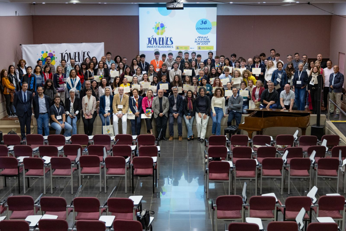 grupo de participantes en el XXXVI Congreso Jóvenes Investigadores